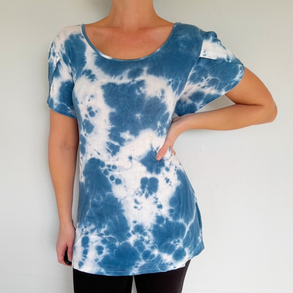 Cathy blue white tie dye print short sleeve stretch scoop neck tee size XL